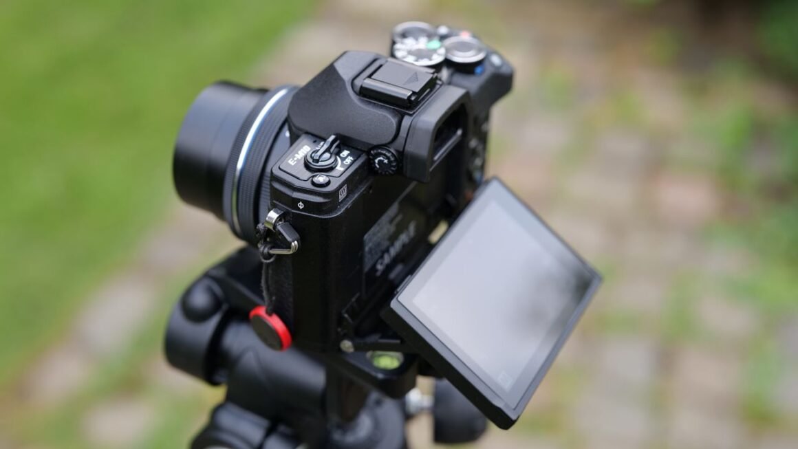 The Lumix L10 looks great, but I can’t help thinking this underrated camera is a fantastic alternative — and it’s half the price