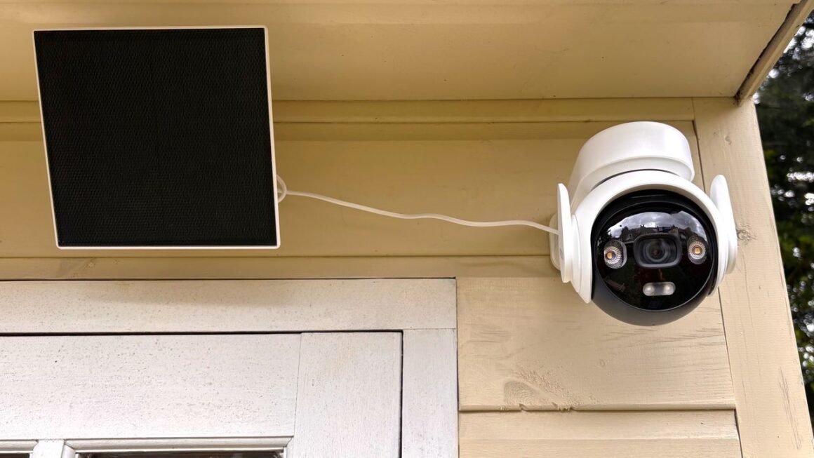 With 4G connectivity in addition to the usual Wi-Fi, the IMOU AOV PT is the ideal security camera for large properties
