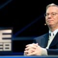‘Learn to read the room’: ex-Google CEO Eric Schmidt is the latest commencement speaker to get booed for mentioning AI