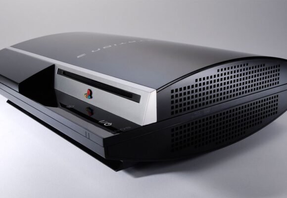 Sony announces that the PS3 and Vita stores are going offline on the same day it tells us we won’t be able to buy physical games in future — ‘This is why physical media matters’
